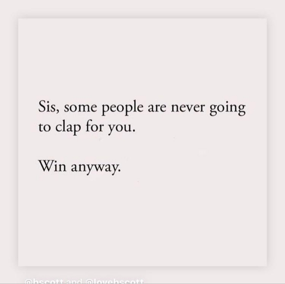 Meet your Posher, Patricia 💛 - Picture 13 of 13